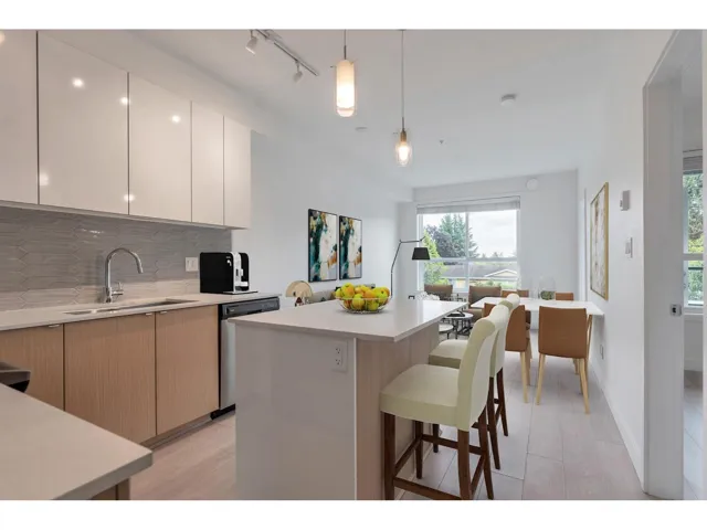 204 19567 64 AVENUE, Surrey, British Columbia V3S7H8