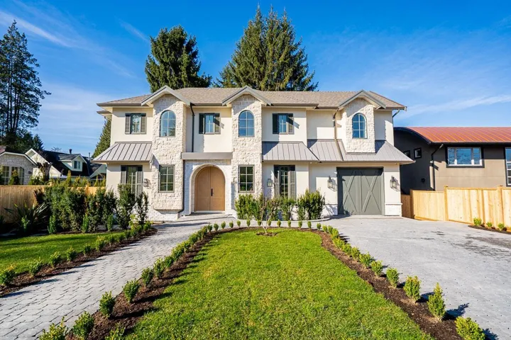 9033 QUEEN STREET, Langley, British Columbia V1M2R7