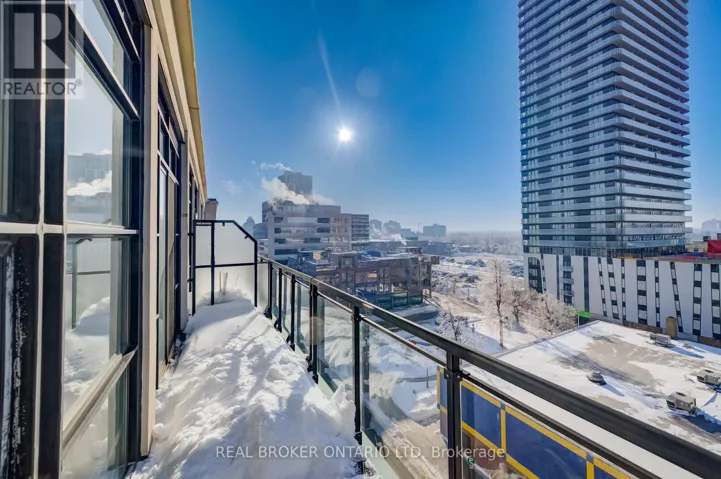 616 - 404 KING STREET W, Kitchener, Ontario N2G1C8