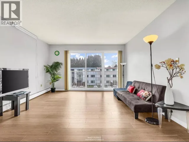 305 7180 LINDSAY ROAD, Richmond, British Columbia V7C3M6