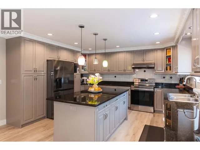 6169 LOCHDALE STREET, Burnaby, British Columbia V5B2M6