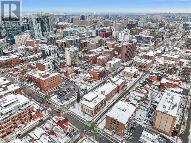 330 GILMOUR STREET, Ottawa, Ontario K2P2P6