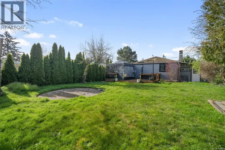 450 Obed Ave, Saanich, British Columbia V9A1K5