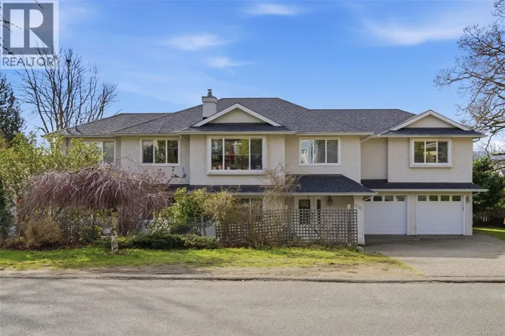 1185 Rock St, Saanich, British Columbia V9P2C1