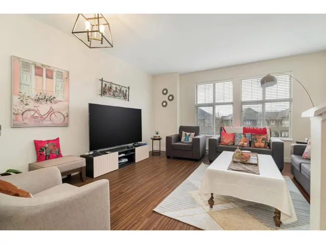 7 18211 70 AVENUE, Surrey, British Columbia V3S8K9