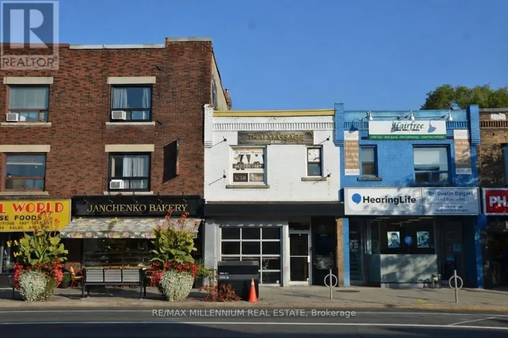 2392 BLOOR STREET W, Toronto (Runnymede-Bloor West Village), Ontario M6S1P5