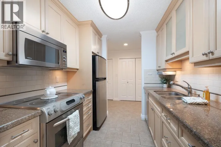 207 333 WETHERSFIELD DRIVE, Vancouver, British Columbia V5X4M9