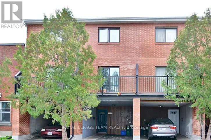 206 GUIGUES AVENUE, Ottawa, Ontario K1N5J2