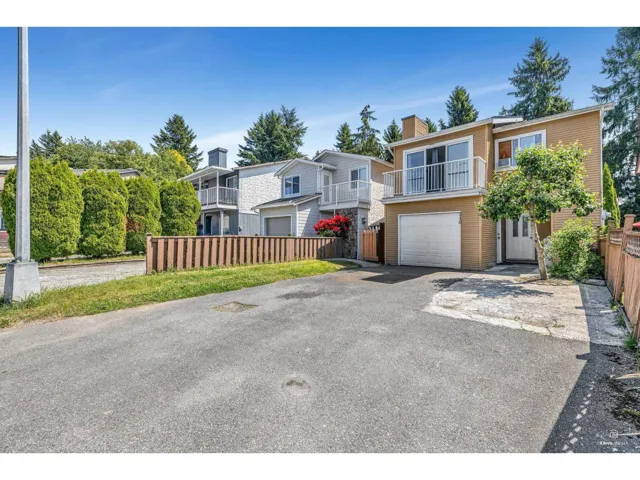 216 DAVIS CRESCENT, Langley, British Columbia V4W3K7