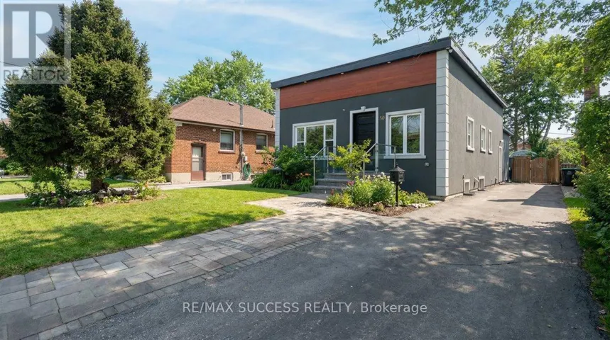 30 MAPLE AVE N AVENUE, Mississauga (Port Credit), Ontario L5H2S1