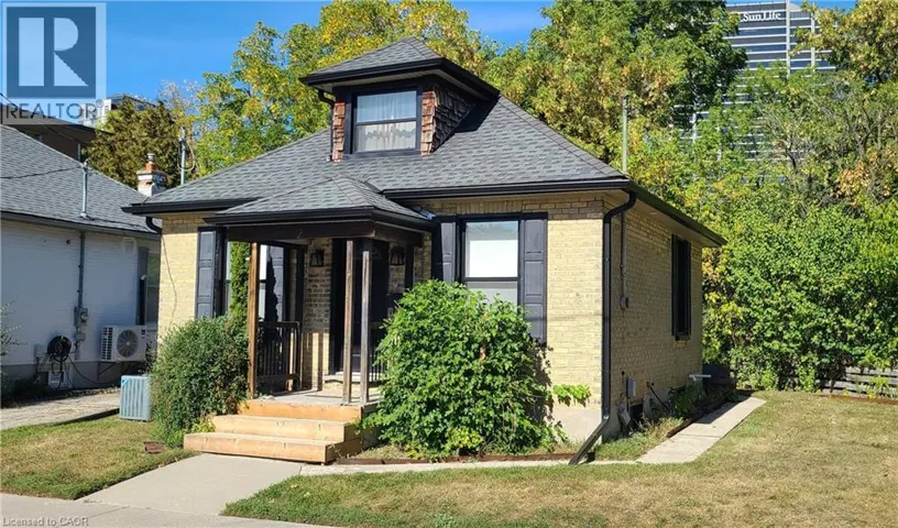 2 ESSON Street, Kitchener, Ontario N2M2T9