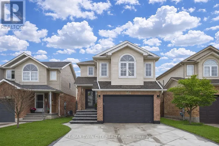 67 BRIDLEWREATH STREET, Kitchener, Ontario N2E3V5