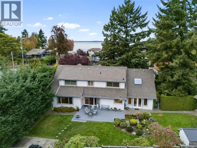 1741 Barrie Rd, Saanich, British Columbia V8N2W4