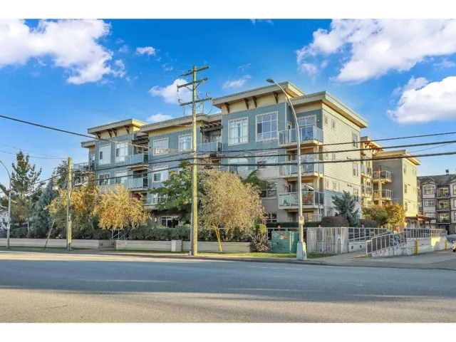 209 19936 56 AVENUE, Langley, British Columbia V3A3X9