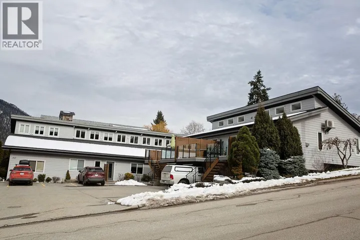 702 Fourth Street Unit# 4, Nelson, British Columbia V1L2S8