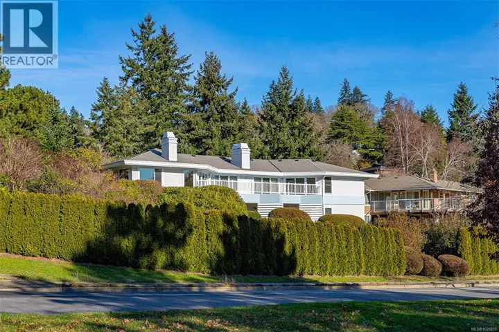 4569 Boulderwood Dr, Saanich, British Columbia V8Y3A5
