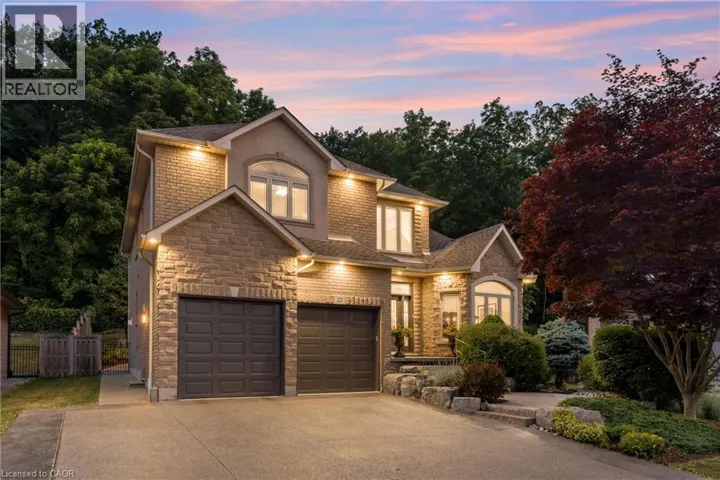 22 SHADELAND Crescent, Stoney Creek, Ontario L8G4Y1