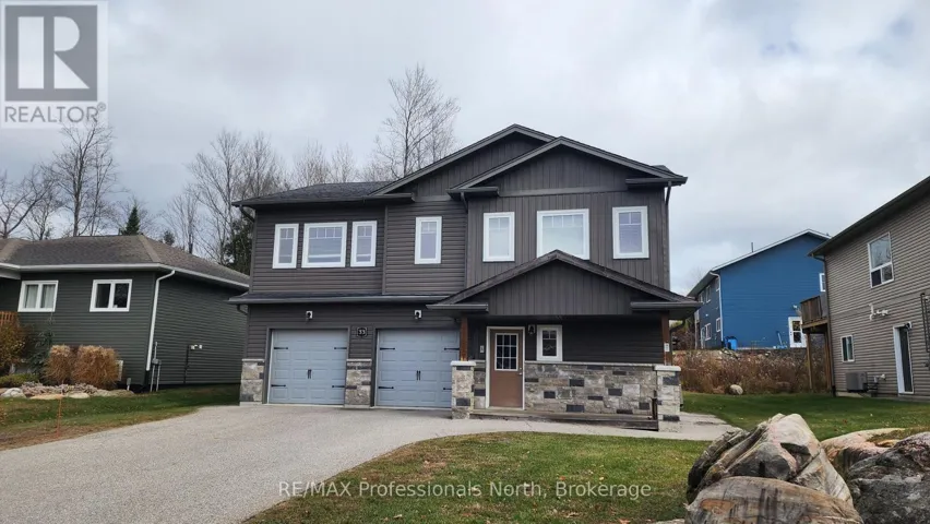 33 GOODWIN DRIVE, Huntsville (Chaffey), Ontario P1H2R3