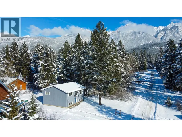 4885 Redwing Road, Fairmont Hot Springs, British Columbia V0B1L1