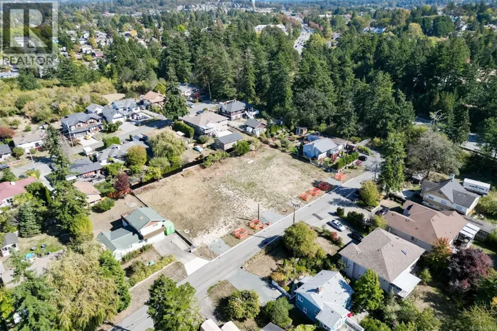 710 Violet Ave, Saanich, British Columbia V8Z2R3