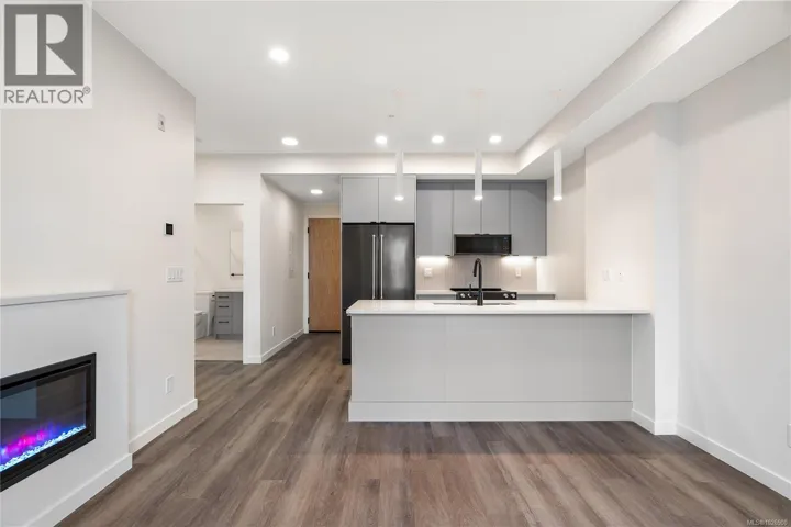 302 1102 Esquimalt Rd, Esquimalt, British Columbia V9A0L3