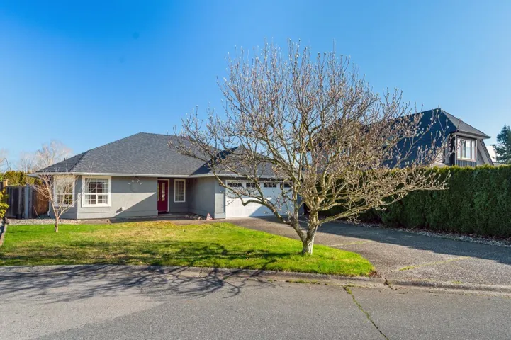 1071 KING GEORGE BOULEVARD, Surrey, British Columbia V4A9S7