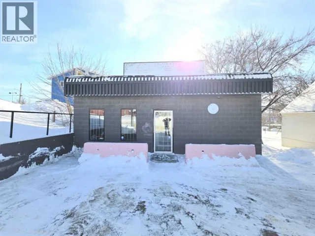 9815 94 Avenue, Peace River, Alberta T8S1S4
