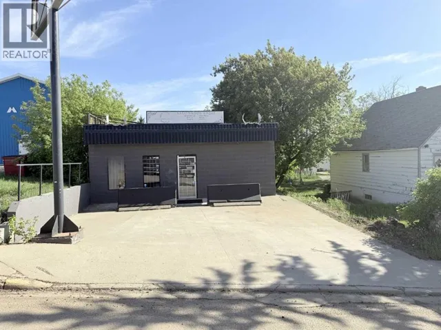 9815 94 Avenue, Peace River, Alberta T8S1S4