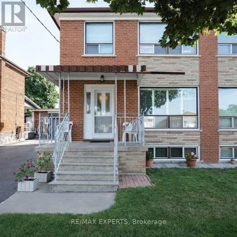 29 PETERDALE ROAD, Toronto (Glenfield-Jane Heights), Ontario M3L1T8