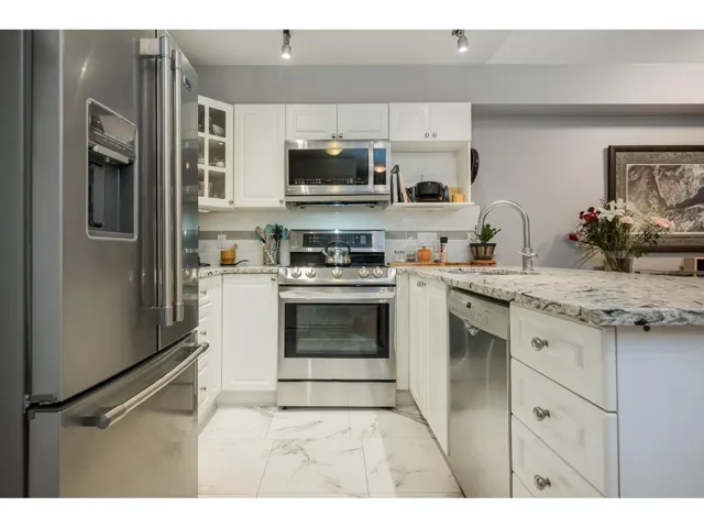 112 20896 57TH AVENUE, Langley, British Columbia V3A8S9