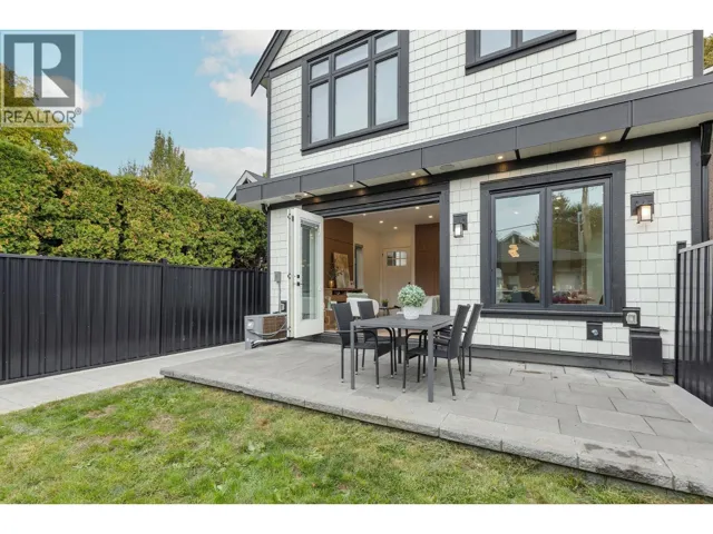 2334 E 5TH AVENUE, Vancouver, British Columbia V5N1N1
