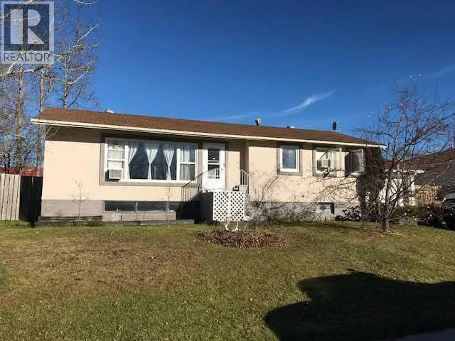 712 3 Avenue, Fox Creek, Alberta T0H1P0