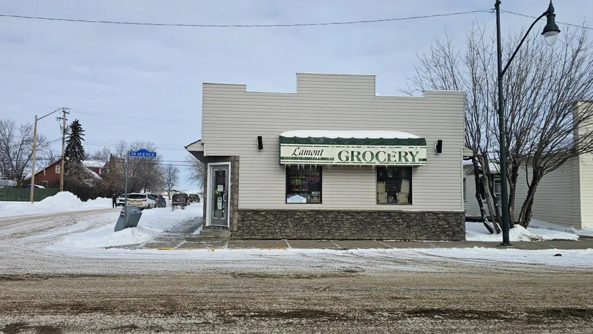 5040 50 Avenue, Lamont, Alberta T0B2R0