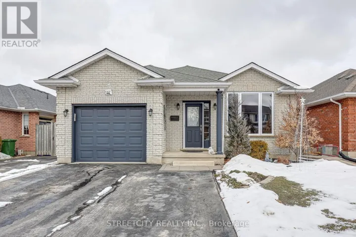 44 ROSETHORN COURT, St. Thomas, Ontario N5R6C9