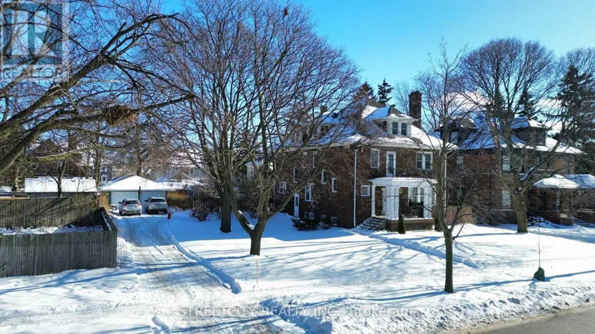 326 VIDAL STREET N, Sarnia, Ontario N7T5Y6