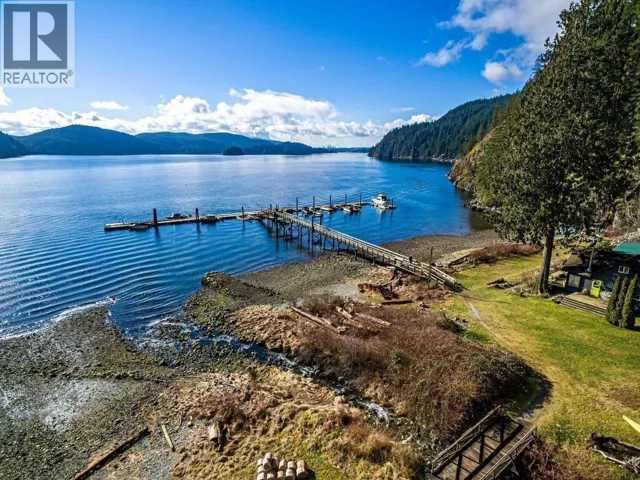 6 BRIGHTON BEACH, North Vancouver, British Columbia V0V0V0