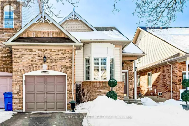 63 OCHALSKI ROAD, Aurora (Bayview Wellington), Ontario L4G7J3