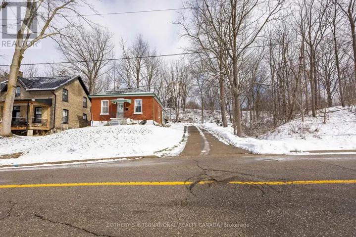 111 BROADWAY STREET W, Brant (Paris), Ontario N3L2Z4