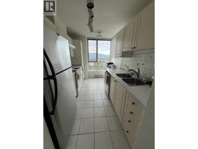 7077 BERESFORD STREET, Burnaby, British Columbia V5E4J5