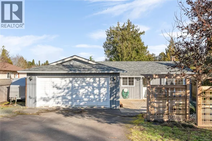 635 Doehle Ave, Parksville, British Columbia V9P1C2