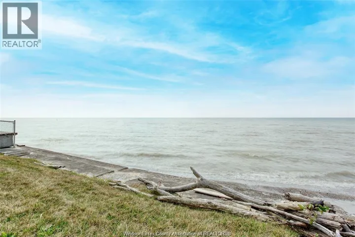 127 LAKEWOOD DRIVE, Amherstburg, Ontario N9V2Y8