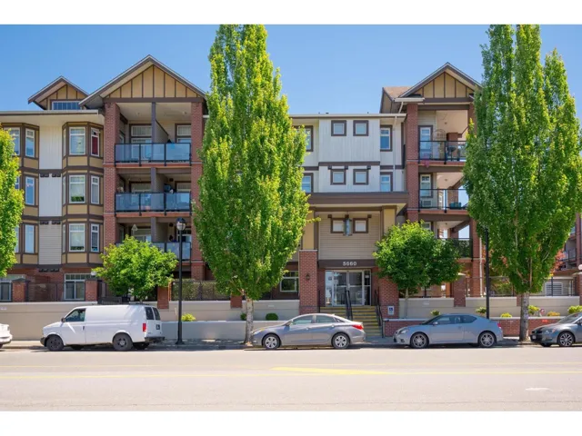 439 5660 201A STREET, Langley, British Columbia V3A0B4