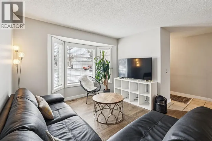 11 BEDFORD Manor NE, Calgary, Alberta T3K4B8