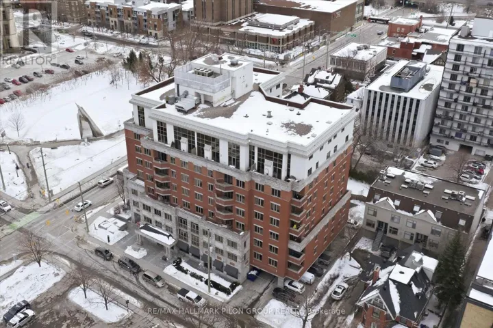 306 - 320 MCLEOD STREET, Ottawa, Ontario K2P1A3