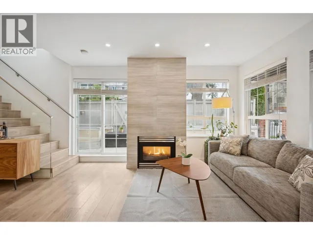 1985 DUNBAR STREET, Vancouver, British Columbia V6R4R5