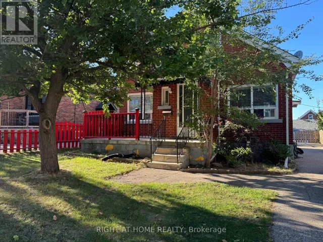 LOWER - 950 QUEENS BOULEVARD, Kitchener, Ontario N2M1B4