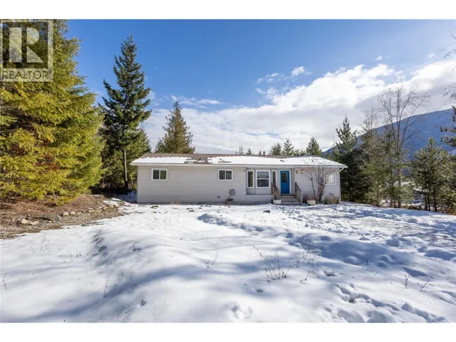 700 Heyland Road, Balfour, British Columbia V0G1C0