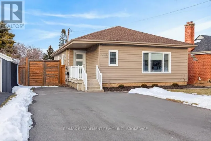 258 SANATORIUM ROAD, Hamilton (Westcliffe), Ontario L9C1Z9