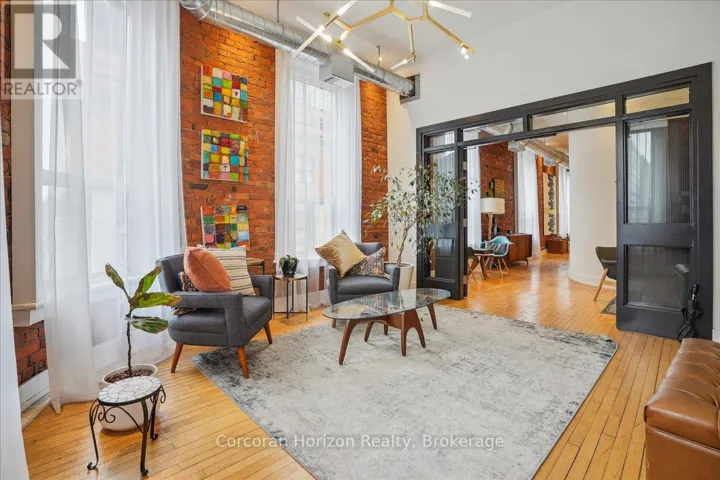 200 - 41 KING WILLIAM STREET, Hamilton (Beasley), Ontario L8R1A2