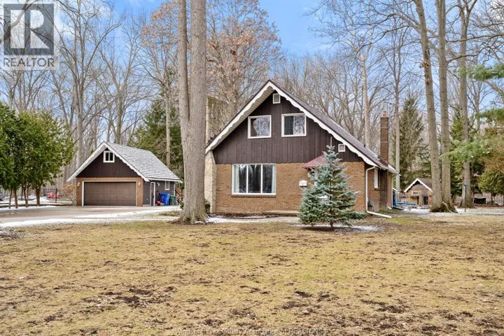 4 Oakland CRESCENT, LaSalle, Ontario N9J2J1